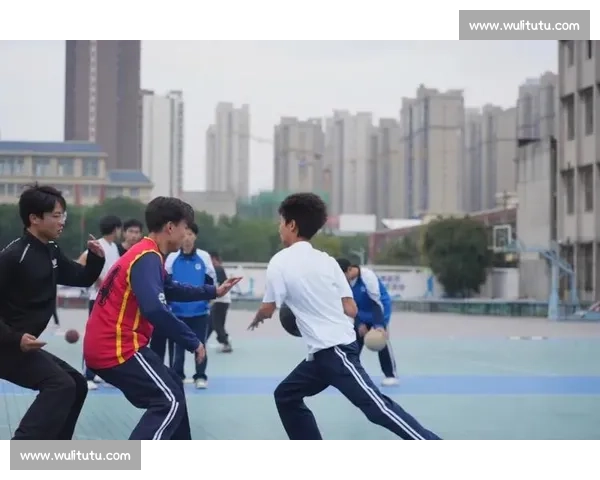 打造青少年足球人才培养高地与校园体育融合发展新模式探索三位一体